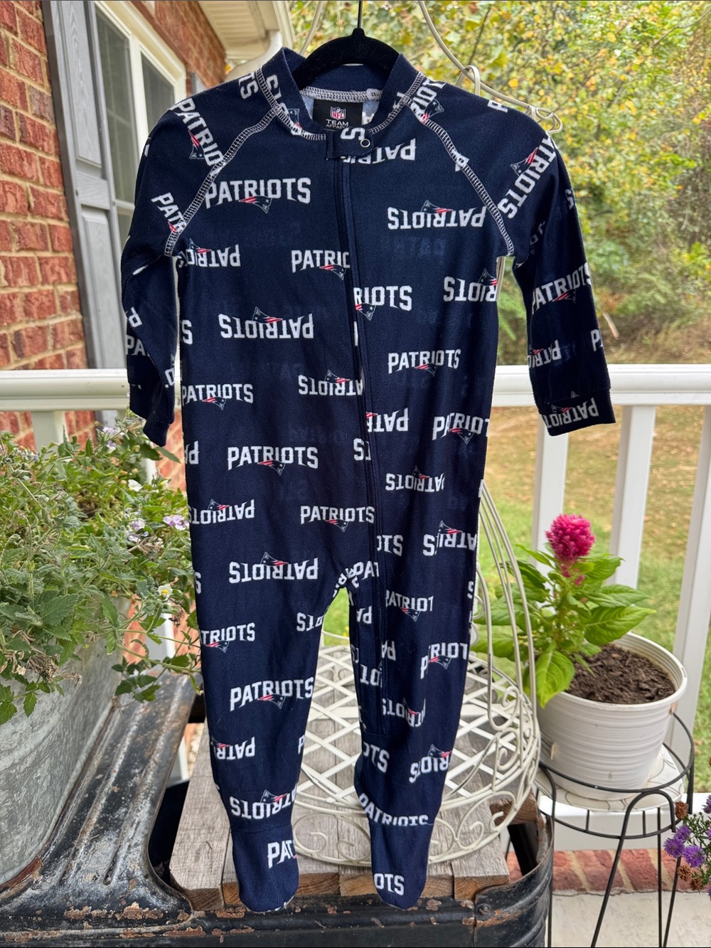 NFL Navy Patriots Infant One-Piece Footie Pajamas. Size 12M